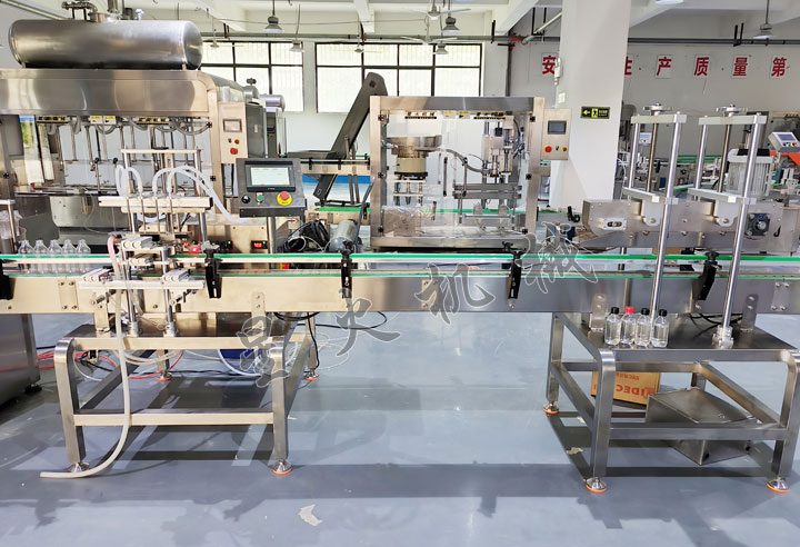 果醋飲料齒輪泵液體灌裝壓蓋機(jī)生產(chǎn)線星火廠房實(shí)拍圖