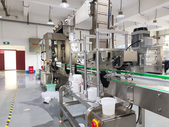 辣椒醬生產(chǎn)線-全自動辣椒醬生產(chǎn)線實拍圖