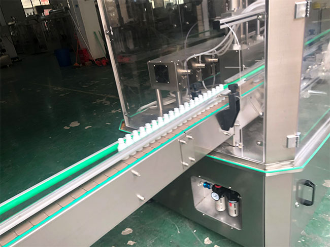 �ǻ�ڷ�ҺС�Ͷ������b�C(j��)չʾ