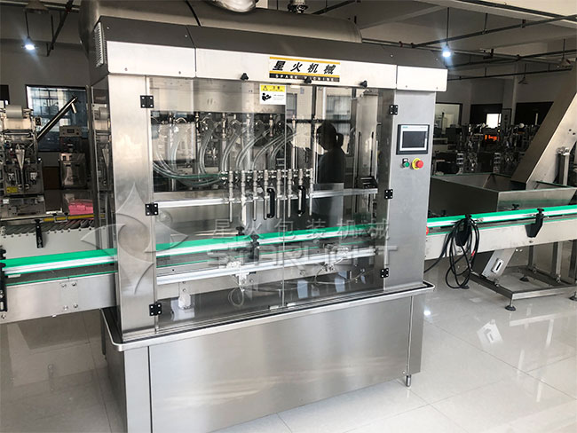 星火蜂蜜灌裝機設(shè)備展示