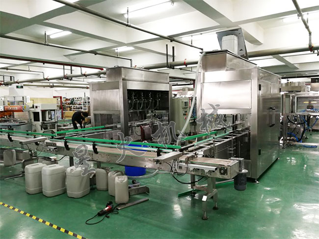 �ǻ�Ͱ�bҺ�wˮ�ܷʳ��׹��b�O(sh��)��չʾ